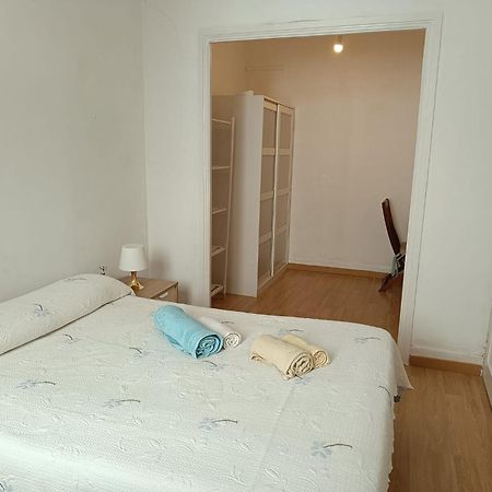 Piso Antiguo, Muebles Viejos, Muy Sencillo, Alquilado En Invierno A Estudiantes, Sin Ascensor, Cocina Antigua A Gas, Edificio Muy Antiguo Apartment A Coruna Ngoại thất bức ảnh