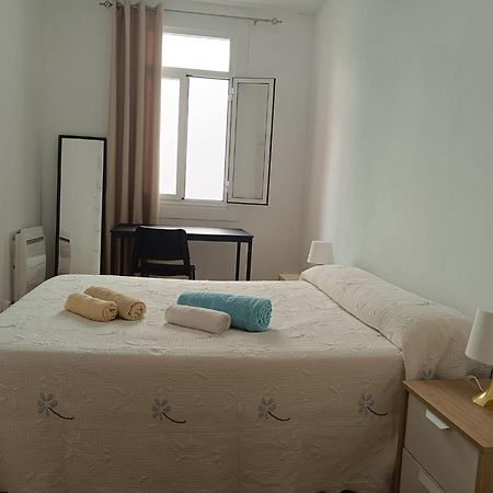 Piso Antiguo, Muebles Viejos, Muy Sencillo, Alquilado En Invierno A Estudiantes, Sin Ascensor, Cocina Antigua A Gas, Edificio Muy Antiguo Apartment A Coruna Ngoại thất bức ảnh