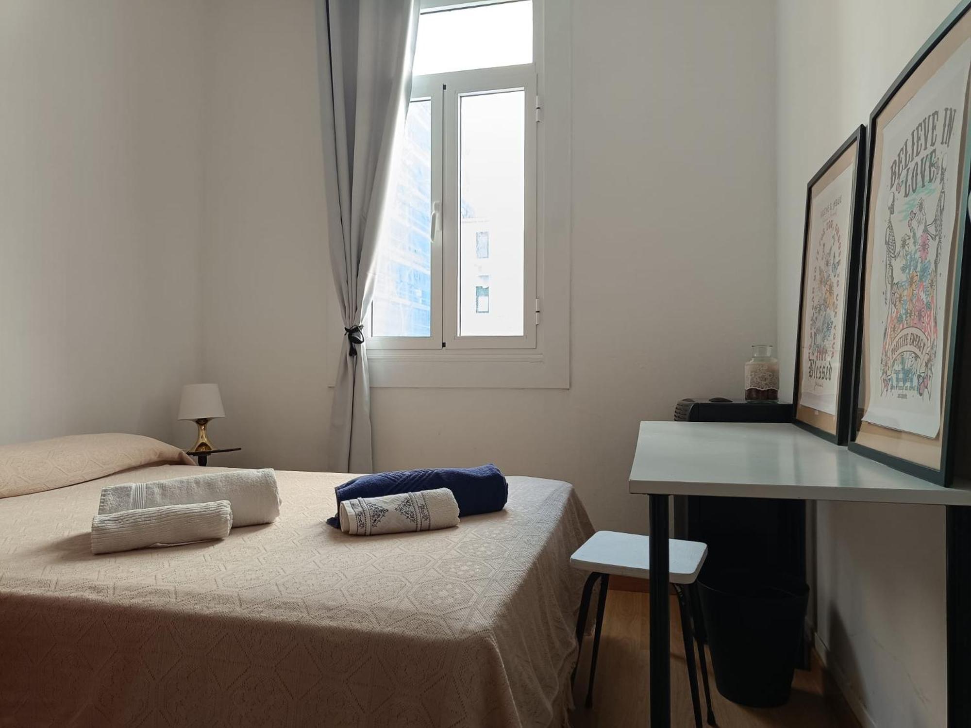 Piso Antiguo, Muebles Viejos, Muy Sencillo, Alquilado En Invierno A Estudiantes, Sin Ascensor, Cocina Antigua A Gas, Edificio Muy Antiguo Apartment A Coruna Ngoại thất bức ảnh